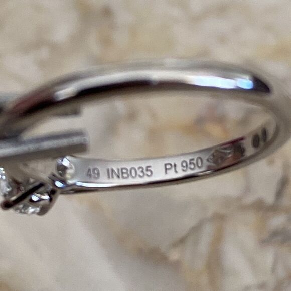 Cartier 1895 Solitaire Engagement Ring .25 Carat Platinum With Case & GIA Report - Picture 9 of 15